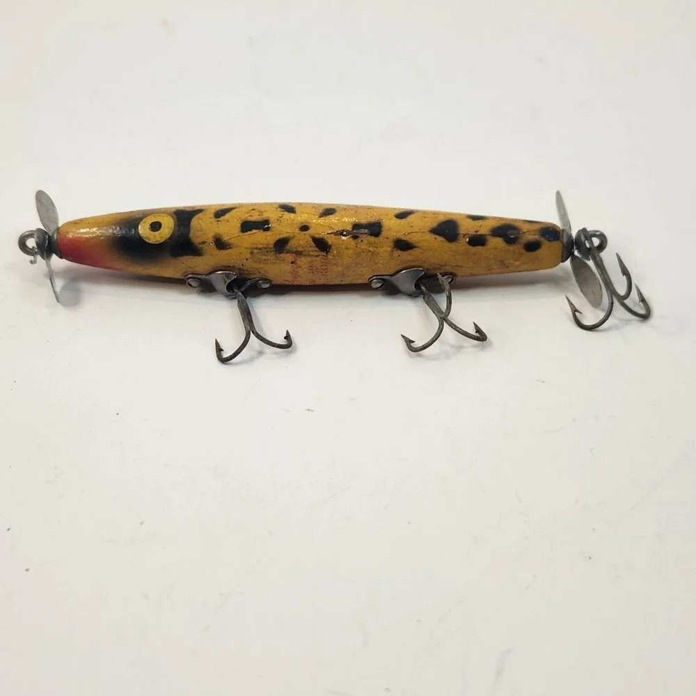 Wooden Shakespeare Slim‎ Jim Yellow Coach Dog Fishing Lure VINTAGE Angling Bass
